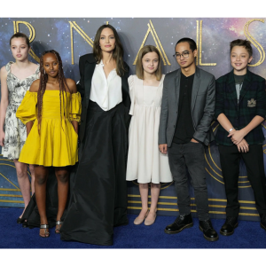 Shiloh Jolie-Pitt With Siblings and Her Mother